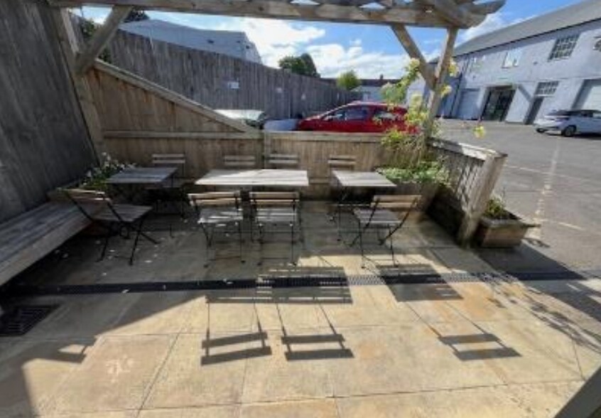 Alstone Ln, Cheltenham à louer - Photo du bâtiment - Image 2 de 6