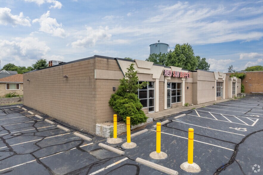 1052-1060 S Arlington St, Akron, OH à louer - Photo du bâtiment - Image 3 de 3