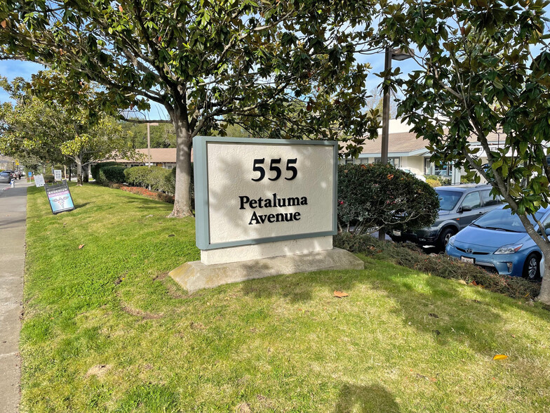 555 Petaluma Ave, Sebastopol, CA for lease - Building Photo - Image 2 of 5