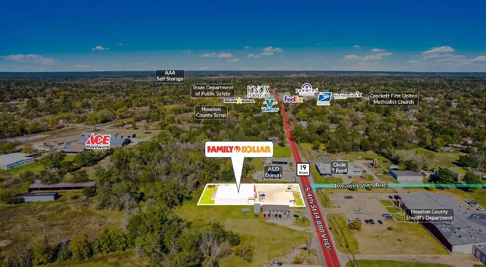 703 S 4th St, Crockett, TX à vendre - Photo du bâtiment - Image 3 de 5