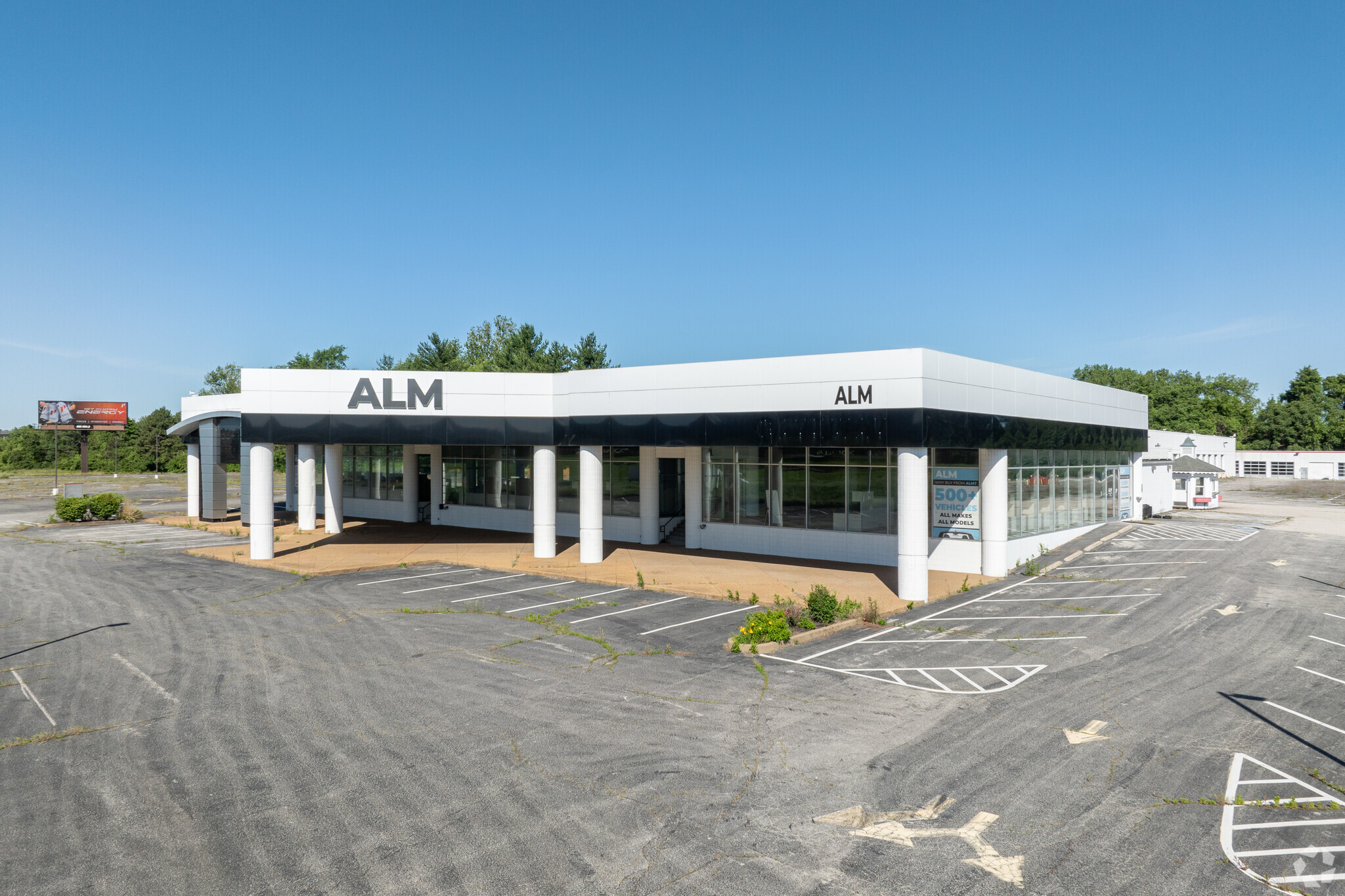 820-830 James S McDonnell Blvd, Hazelwood, MO for lease Primary Photo- Image 1 of 6