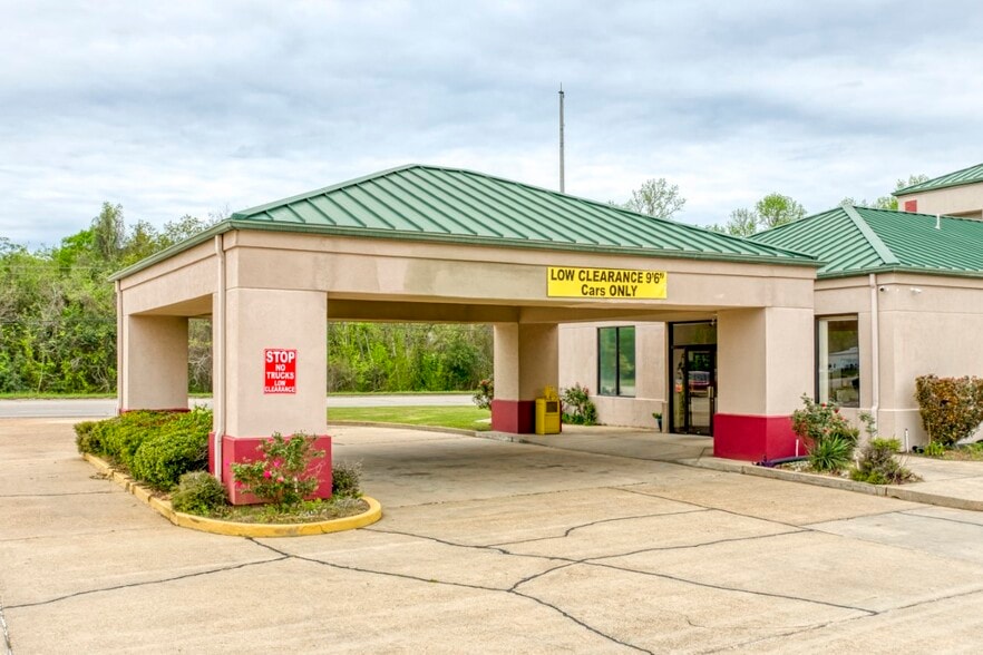 2100 N Wheeler St, Jasper, TX for sale - Building Photo - Image 3 of 12