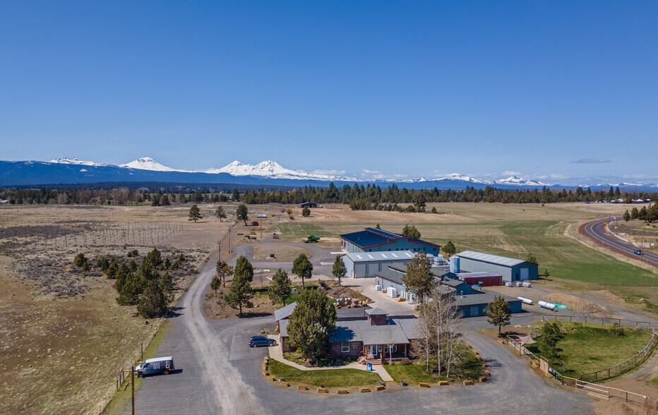 Iconic Farm-To-Bottle Manufacturing Camp portefeuille de 5 propriétés à vendre sur LoopNet.ca - Photo du bâtiment - Image 3 de 113