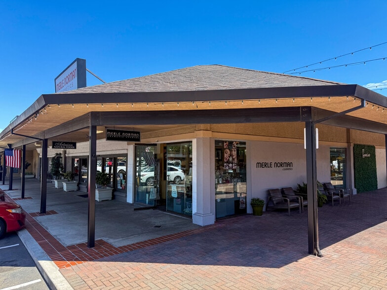 374 Lincoln Ctr, Stockton, CA for lease - Building Photo - Image 1 of 2