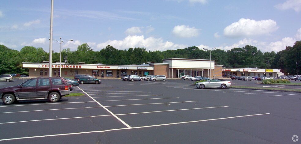 185 Boston Post Rd, Orange, CT à louer - Photo du bâtiment - Image 2 de 31