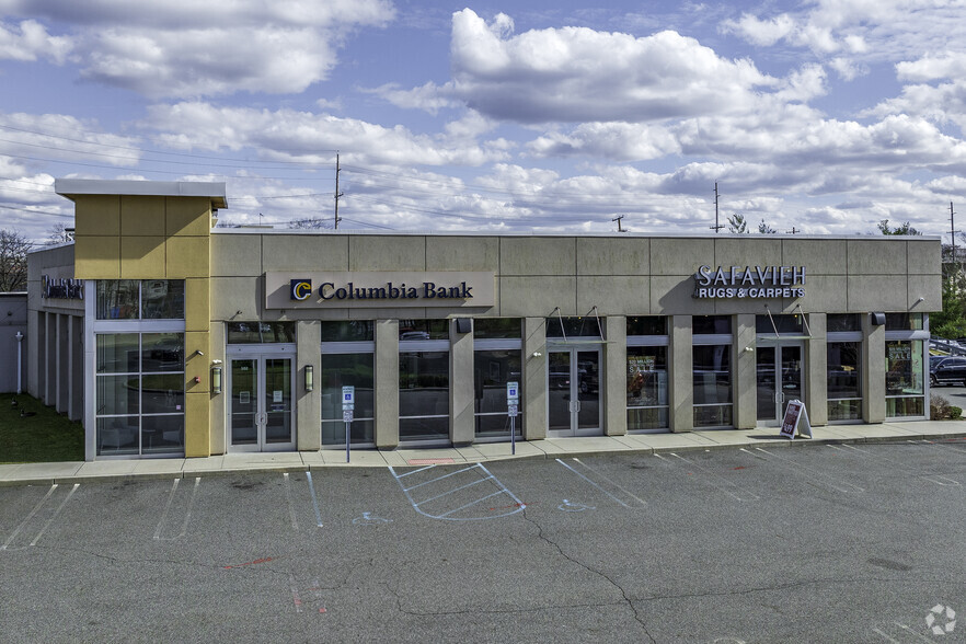 110 E Route 4, Paramus, NJ for lease - Building Photo - Image 2 of 9
