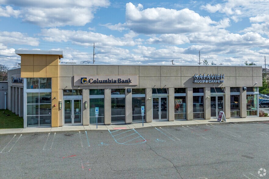 110 E Route 4, Paramus, NJ à louer - Photo du bâtiment - Image 2 de 9