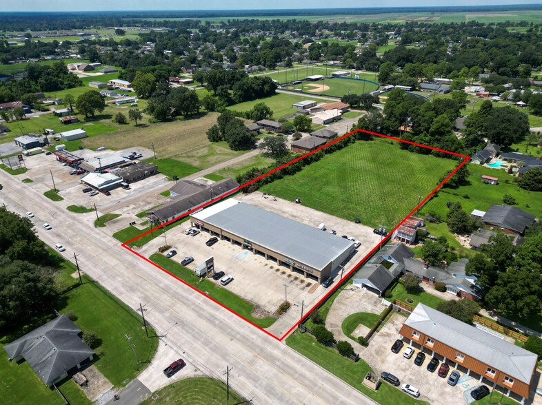 58630 Belleview Dr, Plaquemine, LA à vendre - Photo du bâtiment - Image 2 de 70