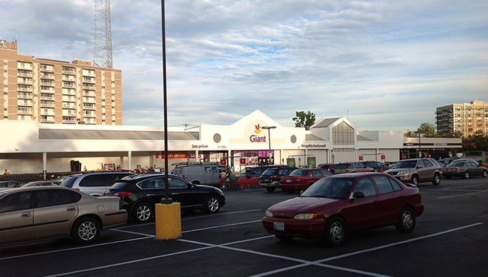 5350-5460 Westbard Ave, Bethesda, MD for lease - Building Photo - Image 2 of 2