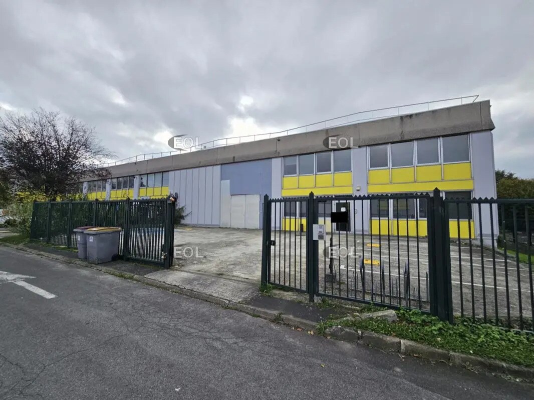 Flex in Ivry-sur-Seine for lease Building Photo- Image 1 of 3