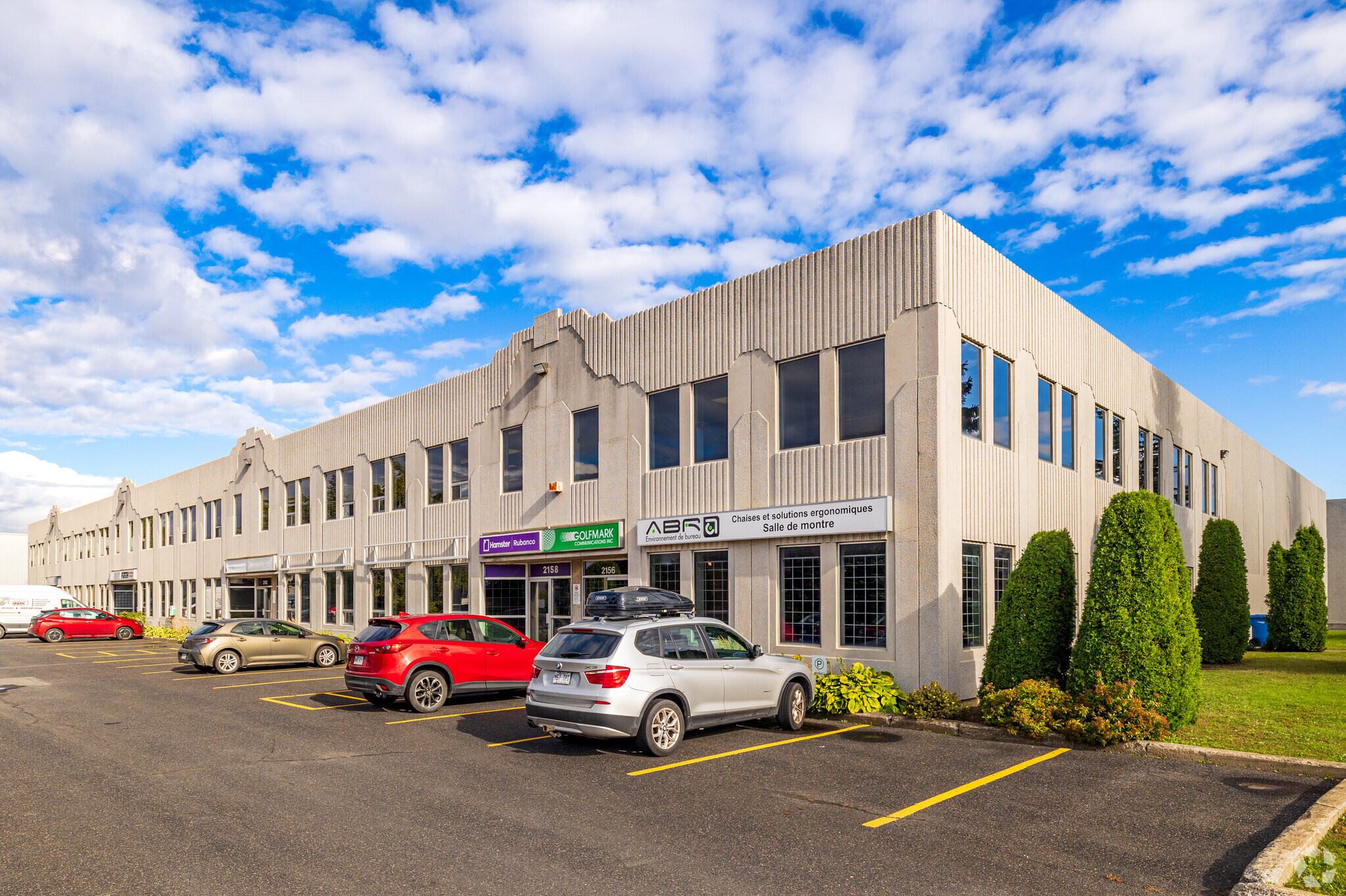 2156-2168 Rue de la Province, Longueuil, QC for lease Primary Photo- Image 1 of 36