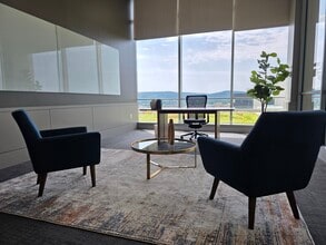 835 W Hamilton St, Allentown, PA for lease Interior Photo- Image 2 of 5
