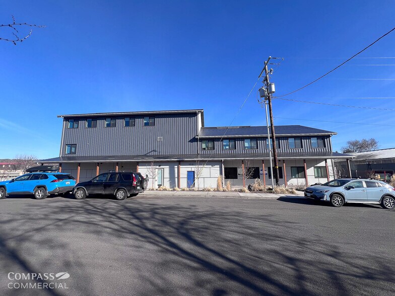 150 NE Hawthorne Ave, Bend, OR à louer - Photo du bâtiment - Image 3 de 10
