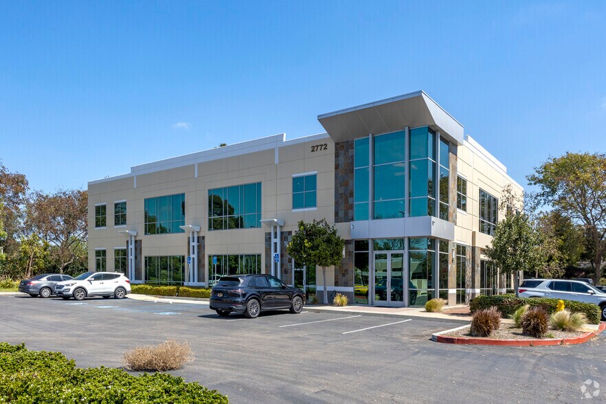 2772 Gateway Rd, Carlsbad, CA à louer - Photo du bâtiment - Image 2 de 4