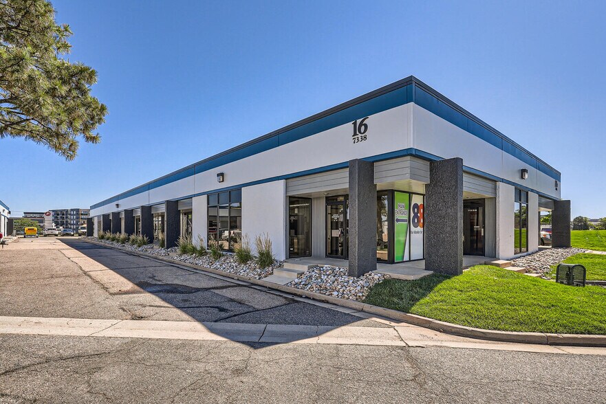 7330 S Alton Way, Englewood, CO à louer - Photo du bâtiment - Image 2 de 6