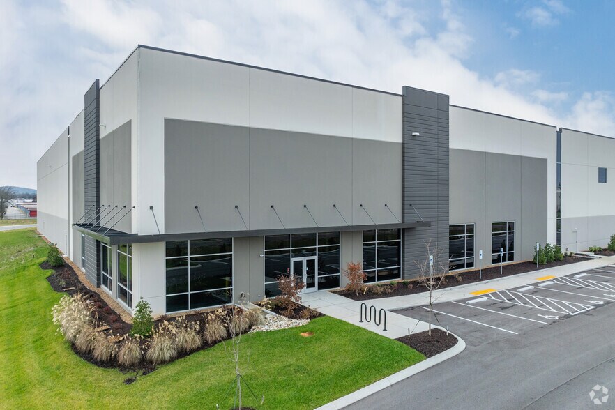 200 Alligood Way, Lebanon, TN à louer - Photo du bâtiment - Image 3 de 6