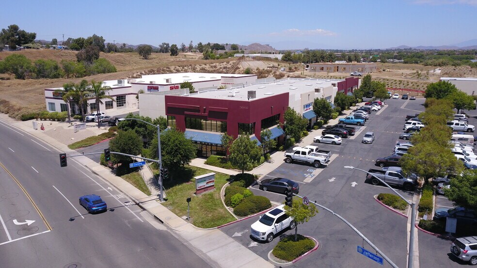 26450 Jefferson Ave, Murrieta, CA à louer - Photo du bâtiment - Image 2 de 4