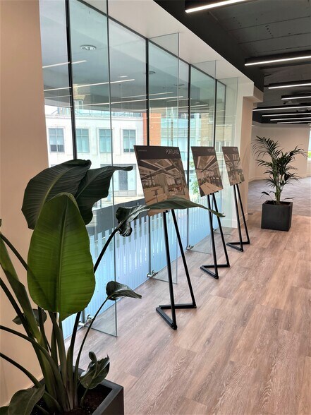 25 High St, Crawley à louer - Photo du bâtiment - Image 3 de 11