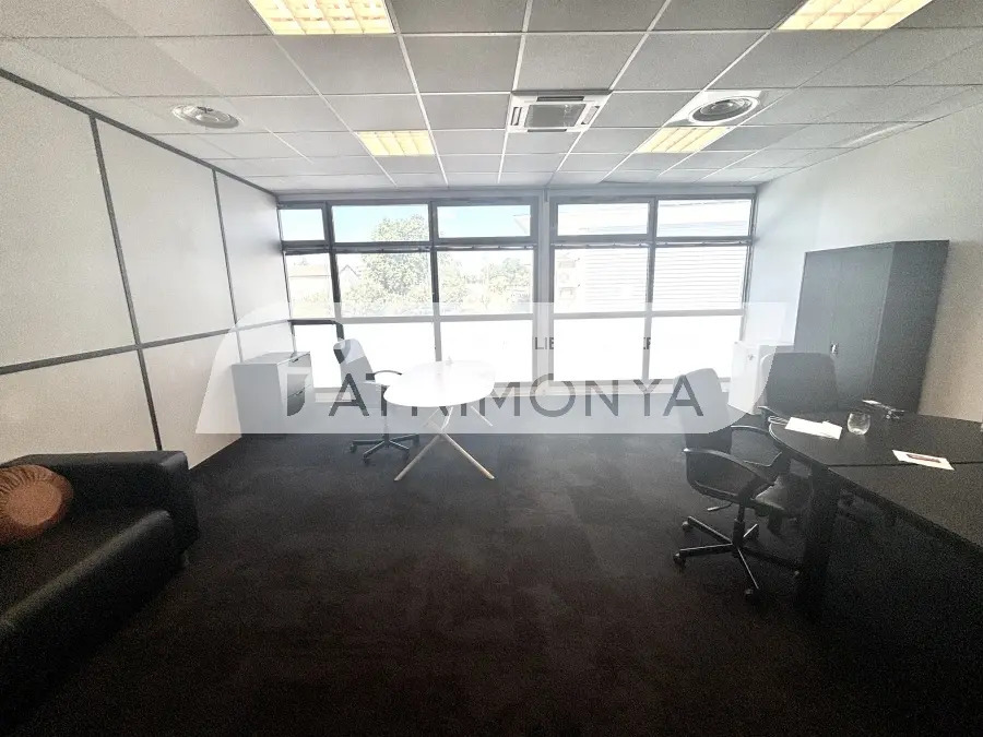 Bureau dans Marseille à louer Photo intérieure- Image 1 de 8