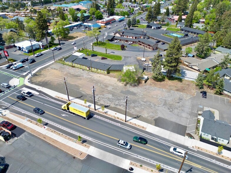 530 SE 3rd St, Bend, OR for sale - Aerial - Image 3 of 12