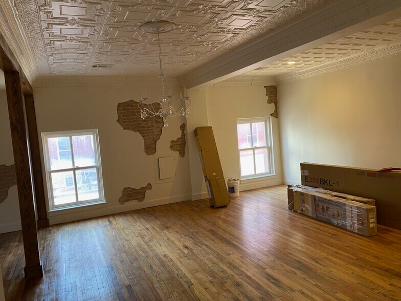 109 W Virginia St, McKinney, TX for lease - Interior Photo - Image 2 of 6