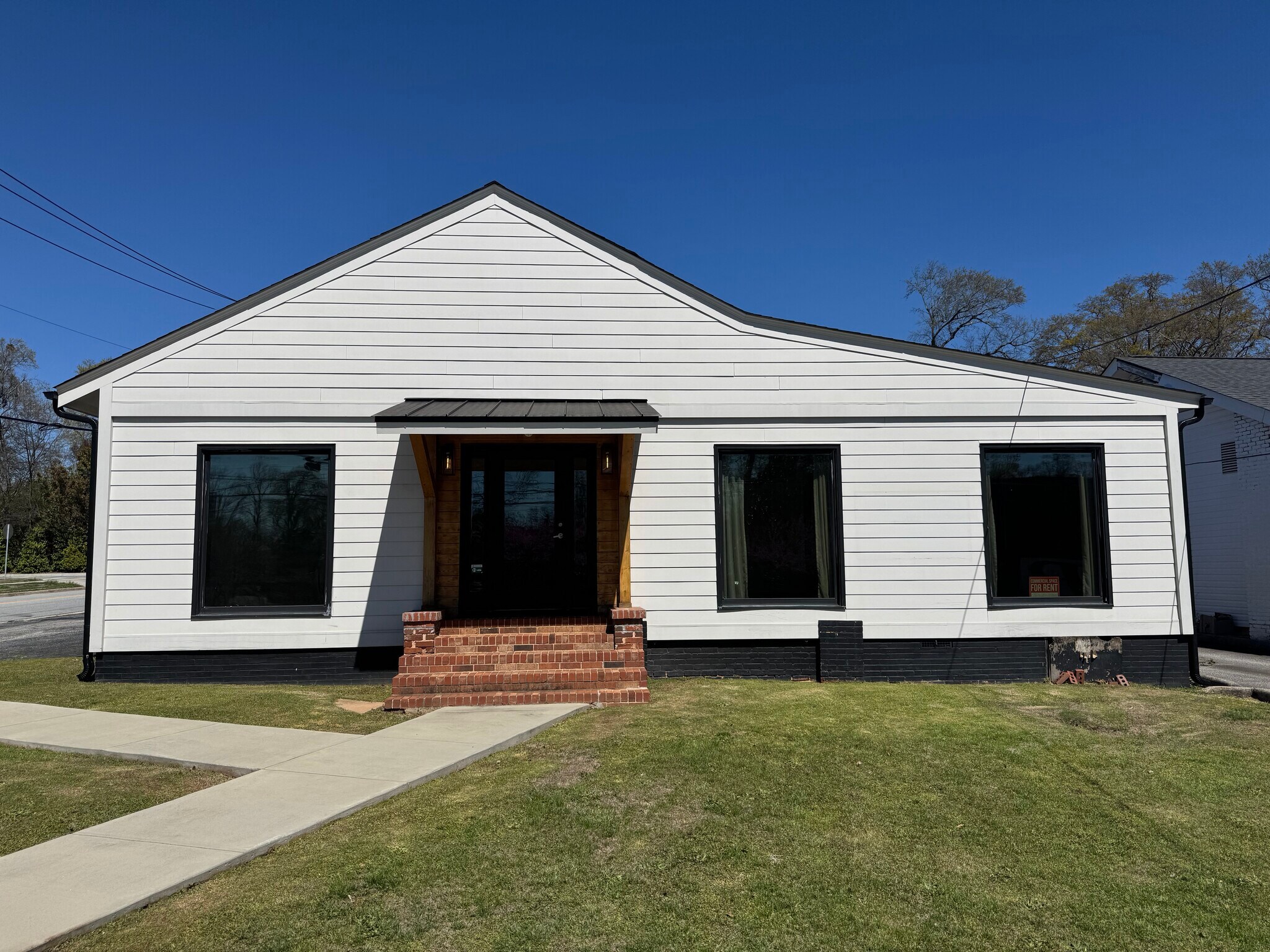 301A E Stone Ave, Greenville, SC for lease Primary Photo- Image 1 of 7