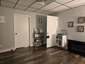 447 3rd Ave N, Saint Petersburg, FL à louer Photo intérieure- Image 2 de 4