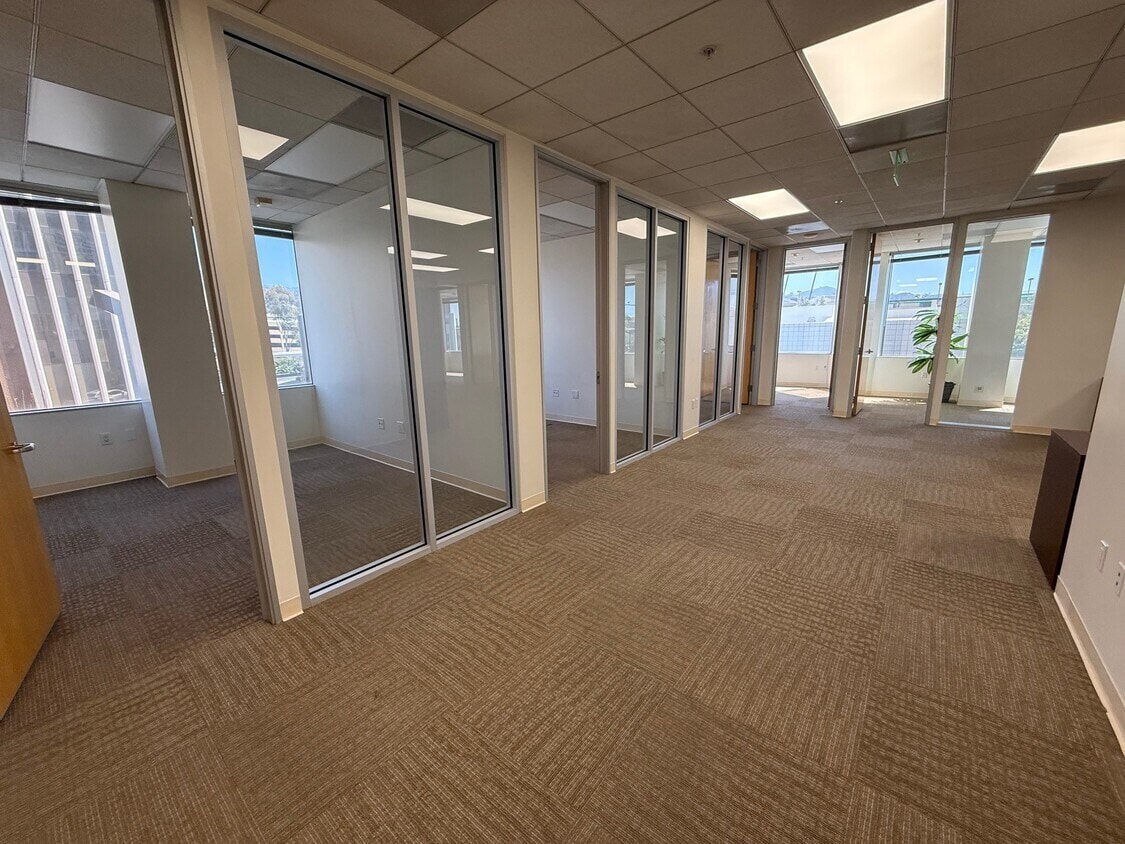 600 N Brand Blvd, Glendale, CA for lease Interior Photo- Image 1 of 8