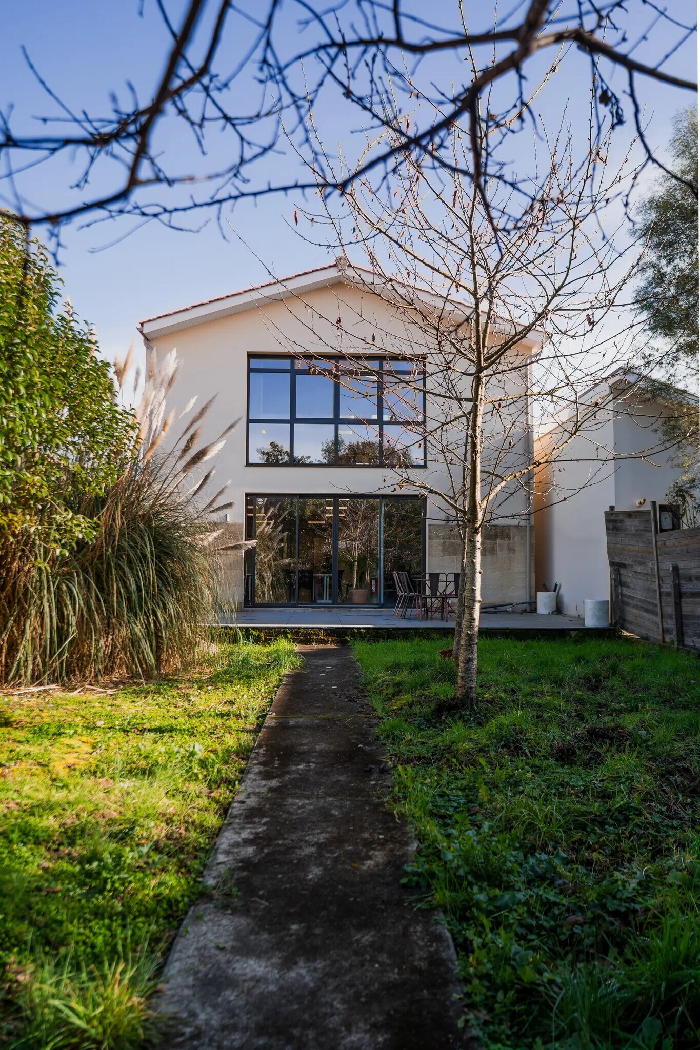 Office in Cenon for sale Building Photo- Image 1 of 8