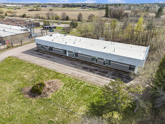 Plus de détails pour 330 Boundary Rd E, Pembroke, ON - Industriel à vendre