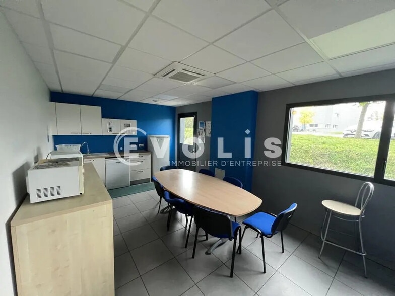 Flex in FLEURIEUX-SUR-L'ARBRESLE for sale - Interior Photo - Image 3 of 7