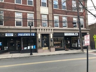 Plus de détails pour 149 Maple St, Naugatuck, CT - Commerce de détail à vendre