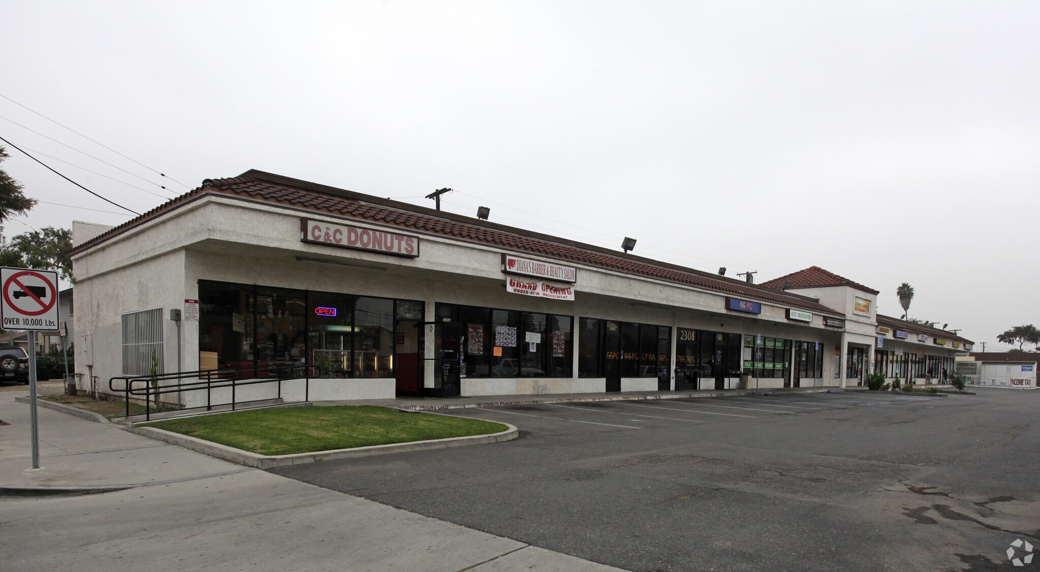 2300-2330 W Valencia Dr, Fullerton, CA for lease Primary Photo- Image 1 of 5