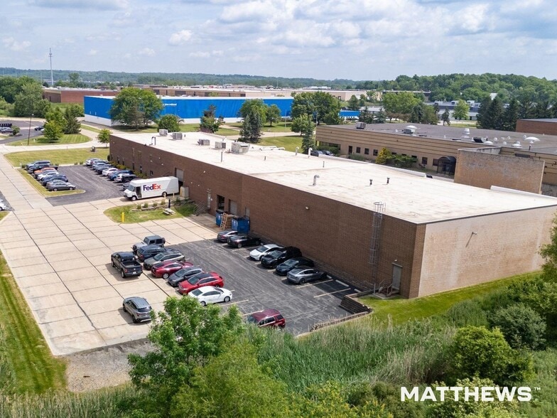 30350 Bruce Industrial Pky, Solon, OH for sale - Building Photo - Image 2 of 3