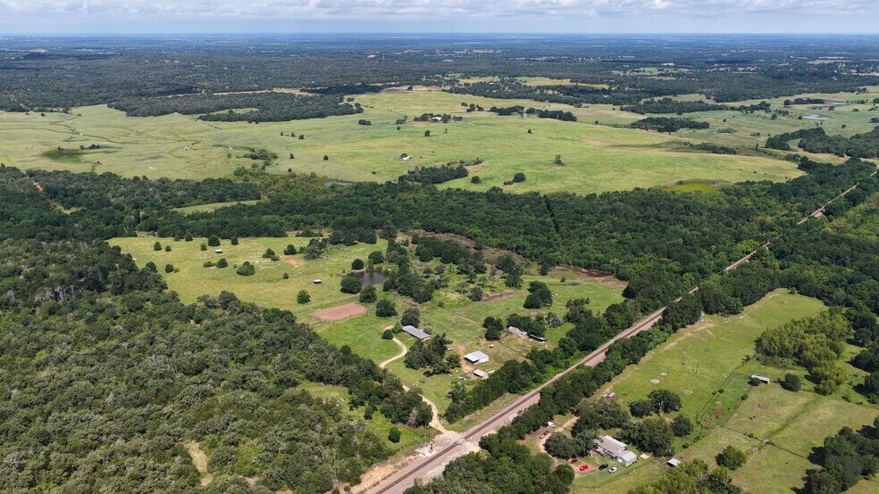 632 County Road 340A, Milano, TX à vendre - Photo du bâtiment - Image 2 de 47