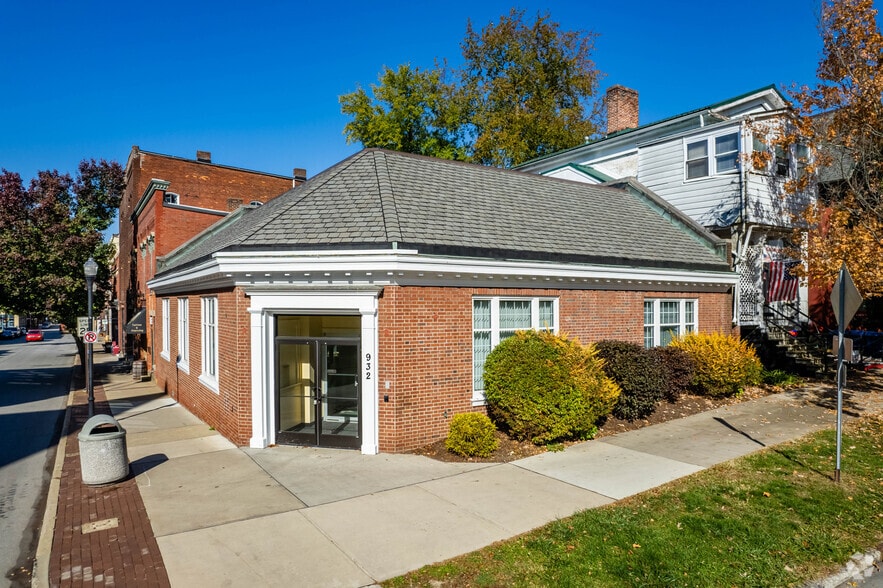 932 Diamond Park, Meadville, PA for sale - Primary Photo - Image 1 of 13