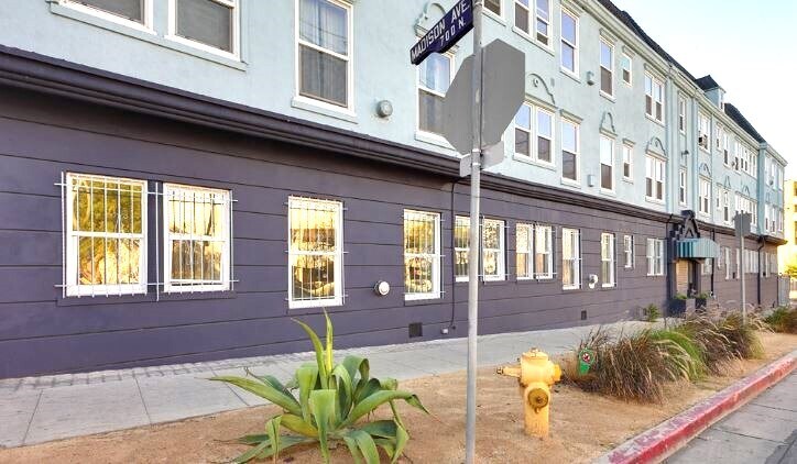 4108 Marathon St, Los Angeles, CA à vendre - Photo du bâtiment - Image 3 de 12