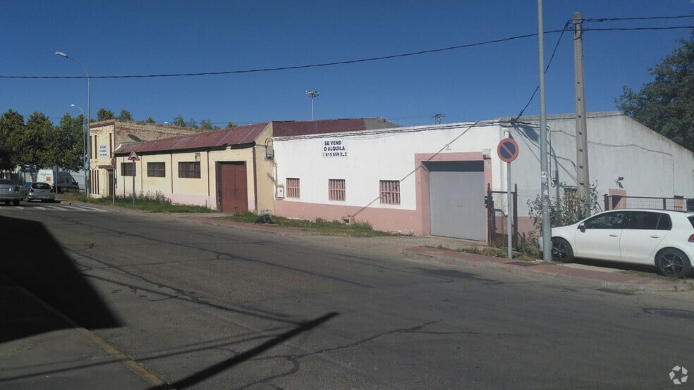 Calle Cormoranes, 24, Pinto, Madrid à vendre - Photo du bâtiment - Image 2 de 4