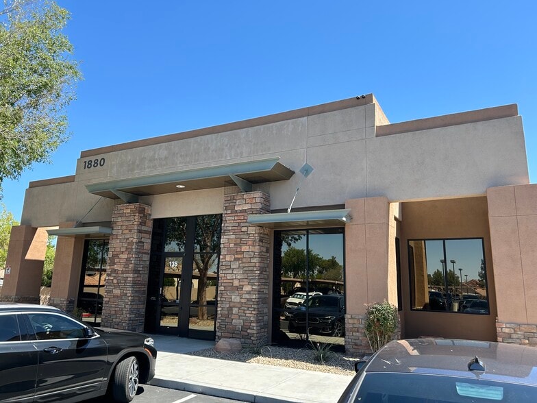 1880 E Warm Springs Rd, Las Vegas, NV for sale - Building Photo - Image 1 of 23