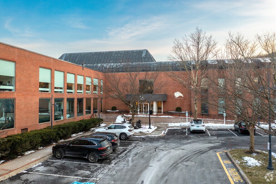 11-15 River Rd, Wilton, CT à louer - Photo du bâtiment - Image 2 de 5