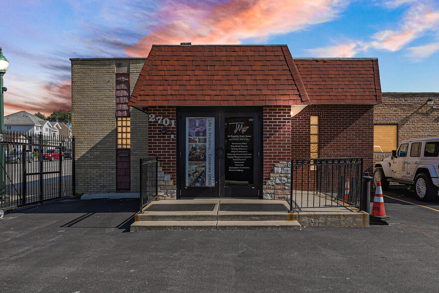 2701 W 87th St, Evergreen Park, IL à vendre - Photo du bâtiment - Image 2 de 14