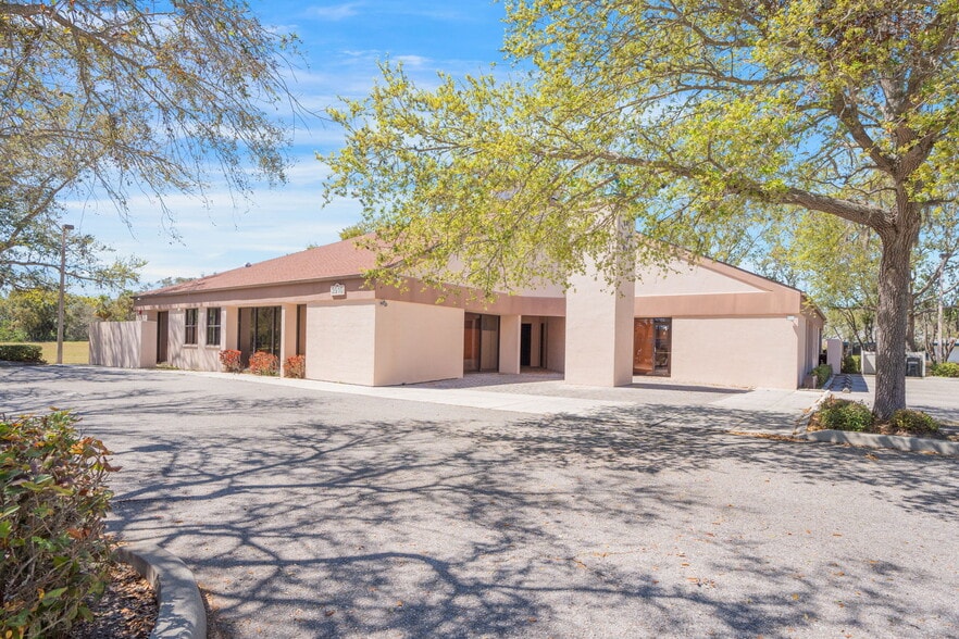 3910 Golf Park Loop, Bradenton, FL à vendre - Photo du bâtiment - Image 2 de 29