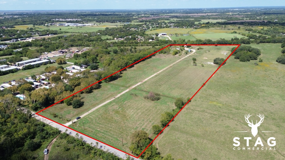 2756 Greenleaf Circle, Denton, TX for lease - Primary Photo - Image 1 of 6