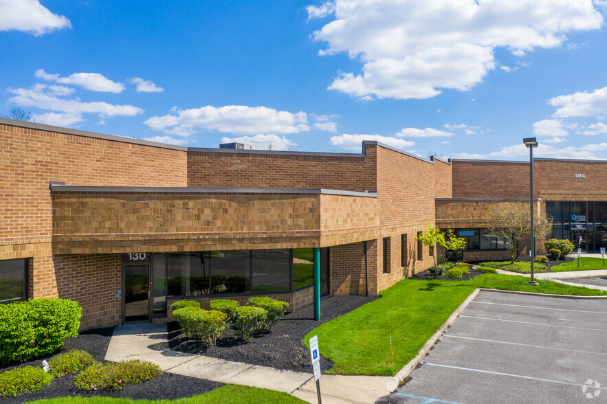 124 Gaither Dr, Mount Laurel, NJ for lease - Primary Photo - Image 1 of 9