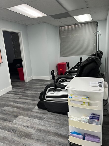 7765 SW 87th Ave, Miami, FL for sale - Building Photo - Image 3 of 4