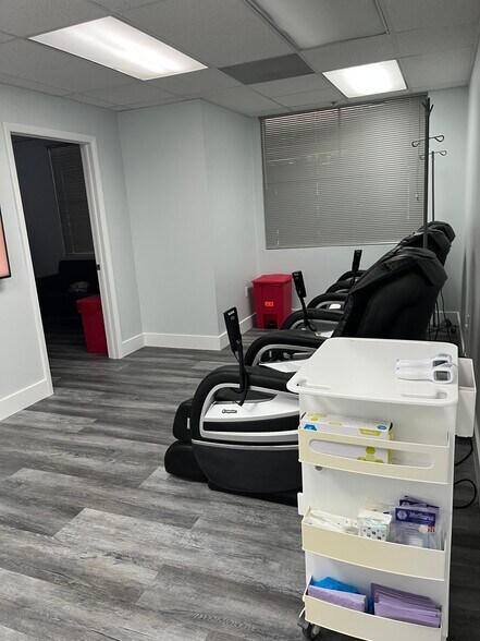 7765 SW 87th Ave, Miami, FL à vendre - Photo du bâtiment - Image 3 de 4