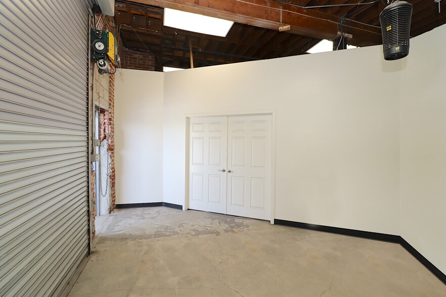 2614 Crenshaw Blvd, Los Angeles, CA à louer - Photo du bâtiment - Image 3 de 33