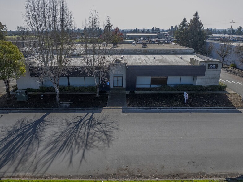 240 E Todd Rd, Santa Rosa, CA à vendre - Photo du bâtiment - Image 3 de 9