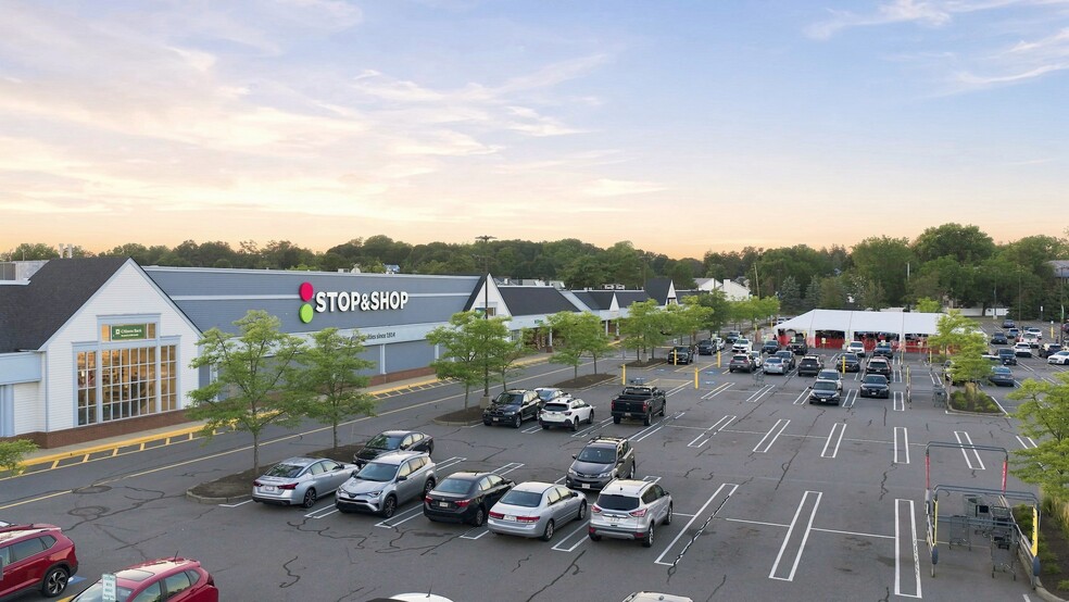 2 Elm St, Woburn, MA for lease - Building Photo - Image 2 of 11