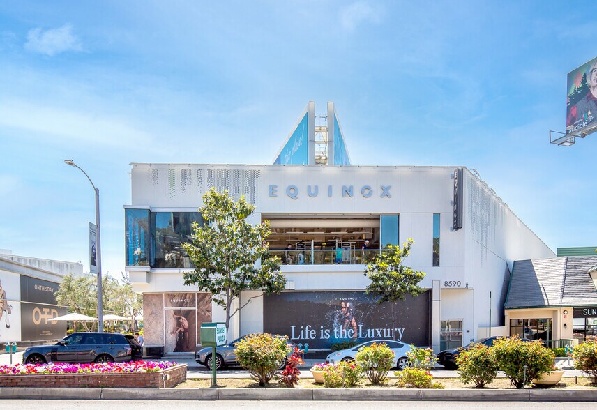 8590 W Sunset Blvd, West Hollywood, CA à louer - Photo du bâtiment - Image 3 de 6